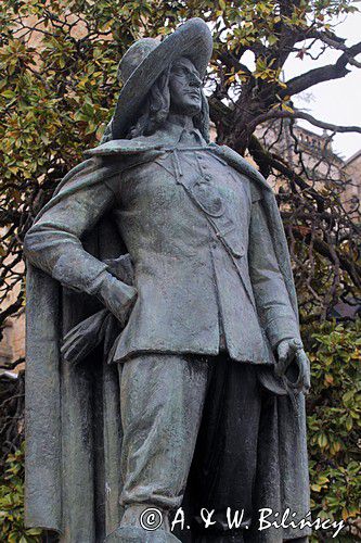 Pomnik d’Artagnana w Auch, Gaskonia, Francja, statue of d’Artagnan, Auch, Gascony