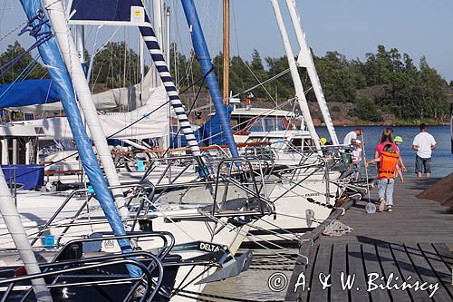 port jachtowy, wyspa Rodhamn, Alandy, Finlandia marina, Rodhamn Island, Alands, Finland