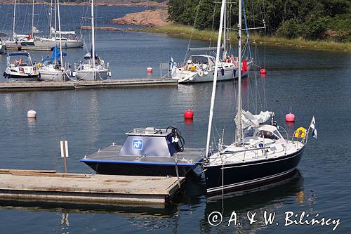 punkt odbioru fekaliów, port jachtowy, wyspa Rodhamn, Alandy, Finlandia sewage container, sewage disposal from the yacht, marina, Rodhamn Island, Alands, Finland