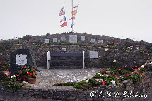 the Hammond Memorial na wyspie Alderney, Channel Islands, Anglia, Wyspy Normandzkie, Kanał La Manche, pomnik ku czci wymordowanych / także Polaków/ przez Hitlerowców w obozach pracy jenieckich z II wojny światowej