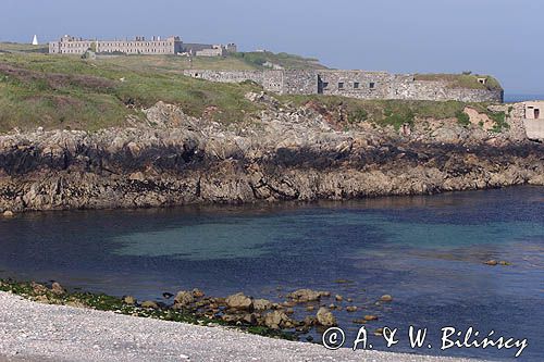 Fort Platte Saline i Fort Clonque, wyspa Alderney, Channel Islands, Anglia, Wyspy Normandzkie, Kanał La Manche