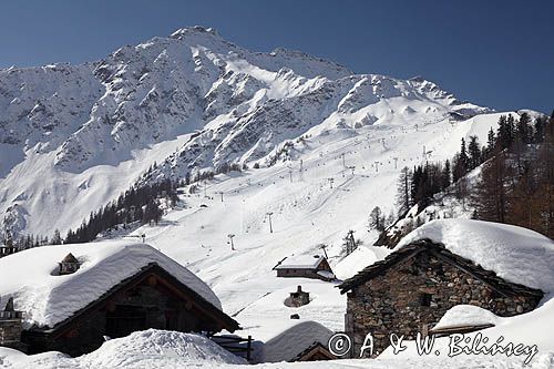 pejzaż Alp, ośrodek narciarski Courmayeur, Włochy