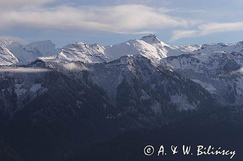 panorama Alpy Francuskie, Rhone Alps, Górna Sabaudia, La Haute Savoie, Le Grand Massif, widok z wioski Samoens