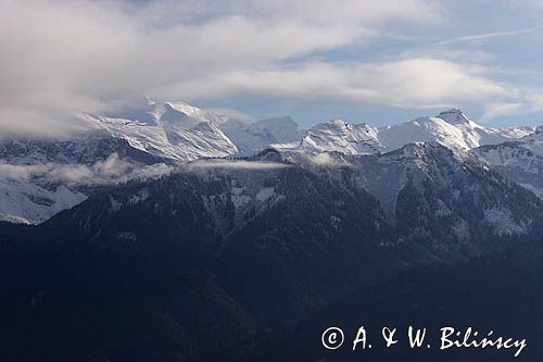 panorama Alpy Francuskie, Rhone Alps, Górna Sabaudia, La Haute Savoie, Le Grand Massif, widok z wioski Samoens