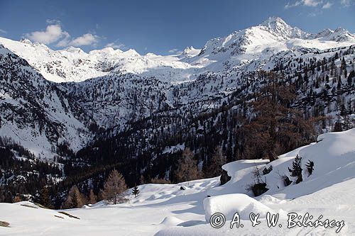 pejzaż Alp, ośrodek narciarski La Thuile, Włochy