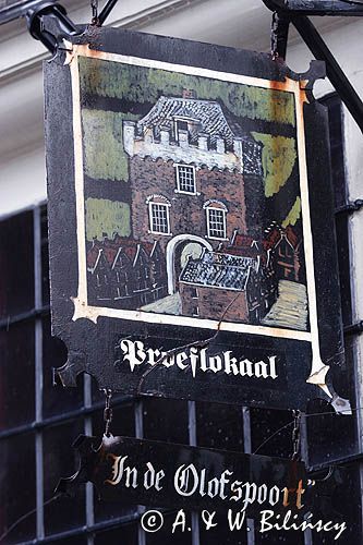 szyld Broeflokaal, In de Olofspoort, uliczka w centrum, Amsterdam, Holandia