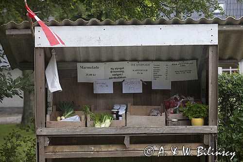 samoobsługowy sklepik na Avernako, Archipelag Południowej Fionii, Dania