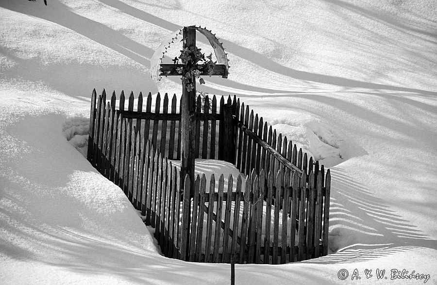 Beskid Sądecki, zima, Wierchomla, krzyż przydrożny