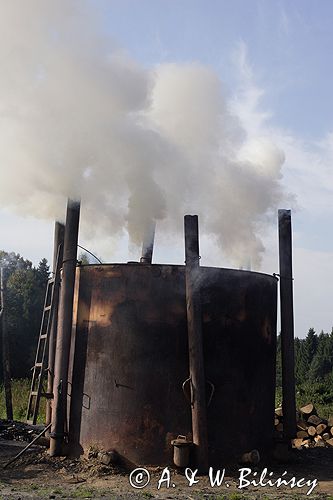 Bieszczady wypał węgla drzewnego