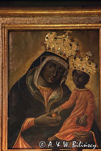 Binarowa późnogotycki zabytkowy kościół drewniany z około 1500 roku, powiat Gorlice