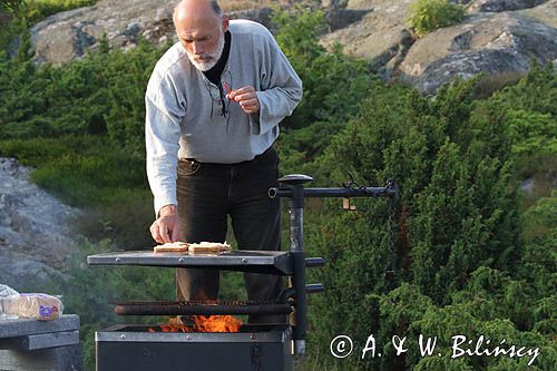 grillowane grzanki z żółtym serem, wyspa Bjorko, Archipelag Turku, Finlandia