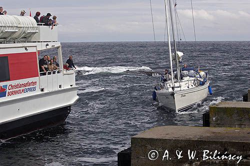 wejście do portu w Gudhjem, wyspa Bornholm, Dania