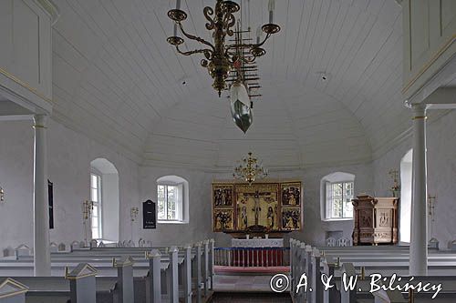 wnętrze kościoła w Hasle na wyspie Bornholm, Dania