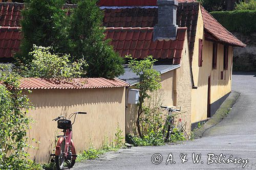 zaułek w Svaneke, Bornholm, Dania