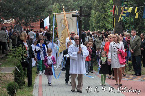 procesja w Boże Ciało, kościół parafialny Najświętszego Imienia Maryi, Gdańsk, dzielnica Krakowiec Górki Zachodnie