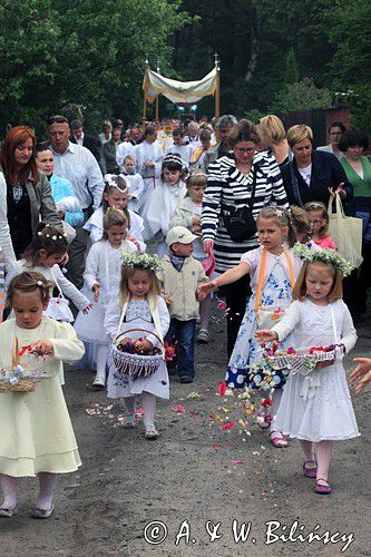 procesja w Boże Ciało, kościół parafialny Najświętszego Imienia Maryi, Gdańsk, dzielnica Krakowiec Górki Zachodnie