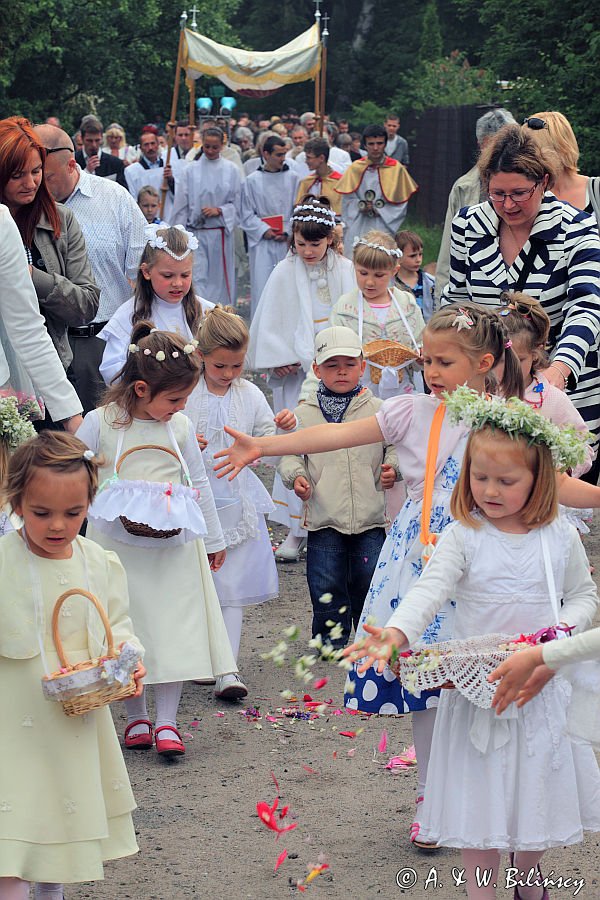 procesja w Boże Ciało, kościół parafialny Najświętszego Imienia Maryi, Gdańsk, dzielnica Krakowiec Górki Zachodnie