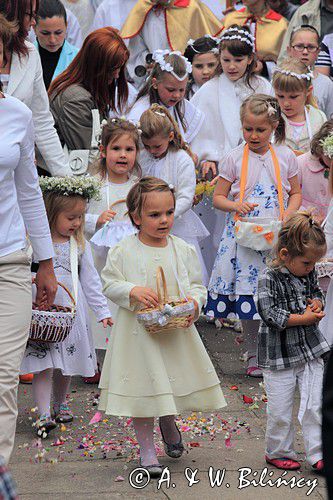 procesja w Boże Ciało, kościół parafialny Najświętszego Imienia Maryi, Gdańsk, dzielnica Krakowiec Górki Zachodnie