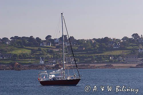 trismus 37 s/y Safran, kotwicowisko Post de Guerzido przy wyspie Brehat, Ille de Brehat, Bretania, Francja