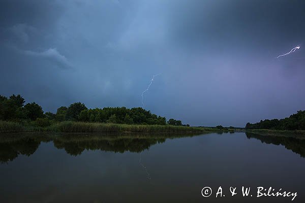 Burza nad rzeką Nogat, żuławy Wiślane