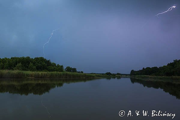 Burza nad rzeką Nogat, żuławy Wiślane