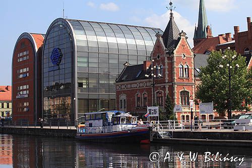 Bydgoszcz, rzeka Brda, odbicie w wodzie