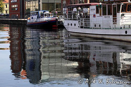 Bydgoszcz, rzeka Brda, odbicie w wodzie