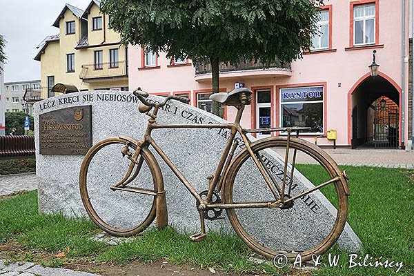 Rynek w Bytowie, pomnik pamięci Romana Felskowskiego, Kaszuby
