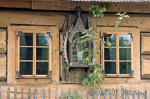 Chochołów chaty góralskie muzeum Powstania Chochołowskiego, kapliczka