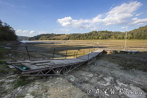 Zalew Soliński i przystań w Chrewcie, Bieszczady, wrzesień, susza