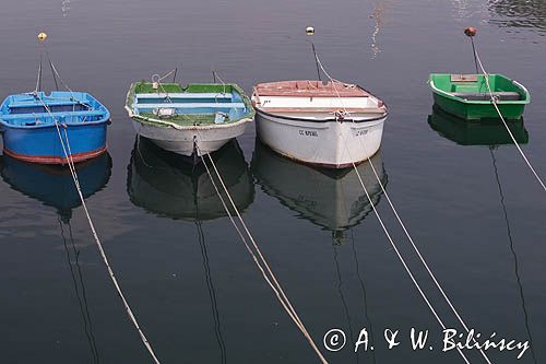 Concarneau, Stare Miasto, Bretania, Francja, łódki na zatoce