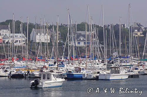 Concarneau, port jachtowy, Bretania, Francja