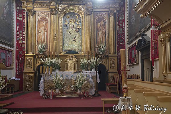 Sanktuarium w Czerwińsku nad Wisłą, wnętrze, nawa główna i ołtarz główny