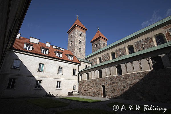 Sanktuarium w Czerwińsku nad Wisłą, kościół romański