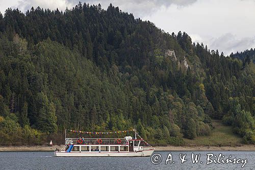 Zalew Czorsztyński, statek turystyczny Halny, Pieniny