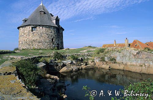 bastion /1684 r/ i zbiornik na deszczówkę na Frederikso, Christianso, Dania