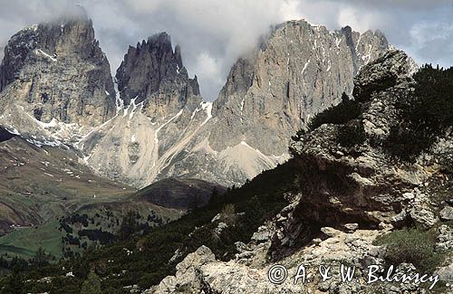 Dolomity Włochy widok z Passo Pordoi