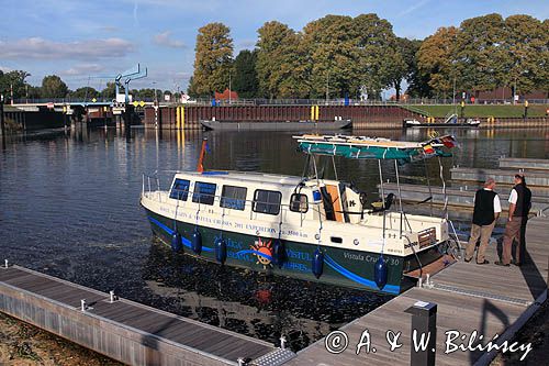 Domitz, śluza i port jachtowy na kanale Elde, Muritz-Elde wasser strasse, Meklemburgia-Pomorze Przednie, Niemcy