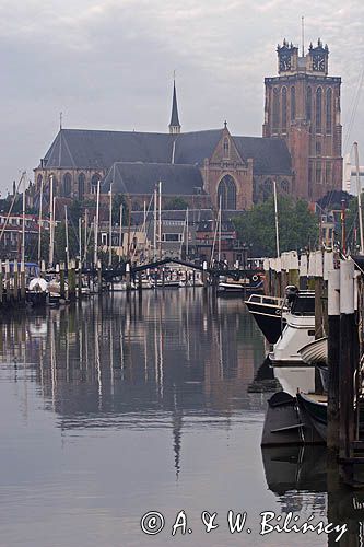Dordrecht, świt nad kanałem, Grote Kerk, Holandia