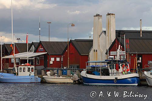 Budynki portowe w Dragor, Wyspa Amager, Dania, kominy wędzarni