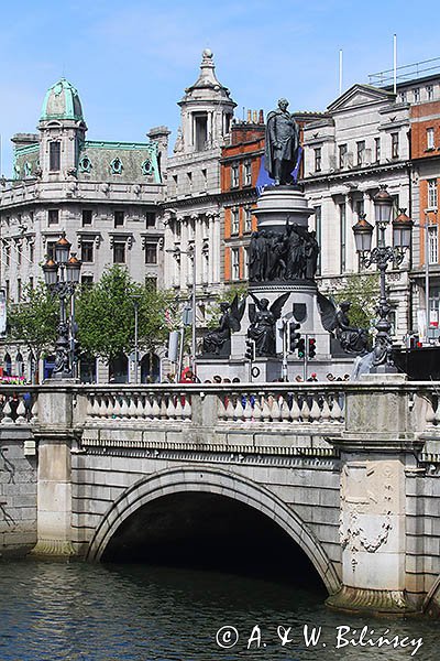 O'Connell Bridge, nabrzeża nad rzeką Liffey, Dublin, Irlandia