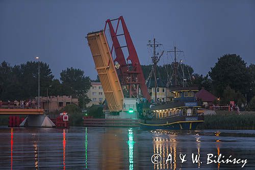 Most zwodzony nz rzece Dziwna, Dziwnów, Dziwnówek, Pomorze Zachodnie, Polska