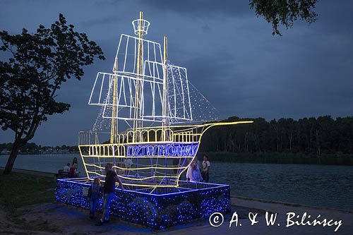 Dziwnów nad Dziwną. On Dziwna strait bank. Poland fot A&W Bilińscy bank zdjęć