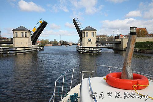 Elbląg, rzeka Elbląg, Vistula Cruiser 30, Most dawny Wysoki