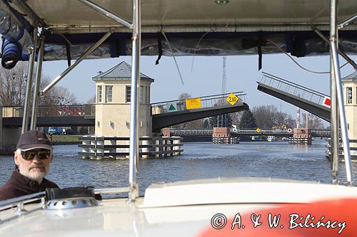 Elbląg, rzeka Elbląg, Vistula Cruiser 30, Most dawny Wysoki