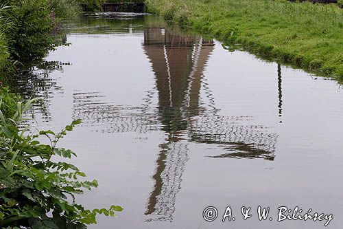 wiatrak holenderski, skansen Buitenmuzeum przy Zuiderzeemuzeum w Enkhuizen, Ijseemeer, Holandia