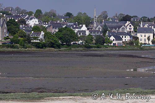 Fouesnant, Finistere, Bretania, Francja, w czasie odpływu