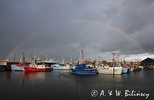 Tęcza, port rybacki Gilleleje, Północna Zelandia, Dania