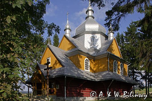 Gładyszów zabytkowa cerkiew drewniana na planie krzyża, Beskid Niski