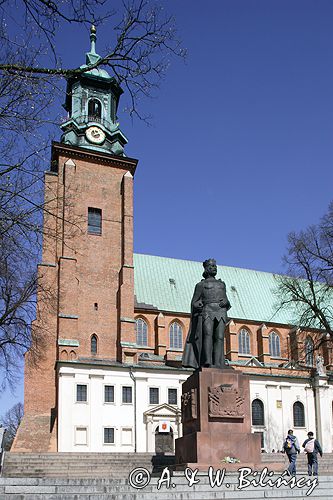 Gniezno Katedra Pomnik Bolesława Chrobrego